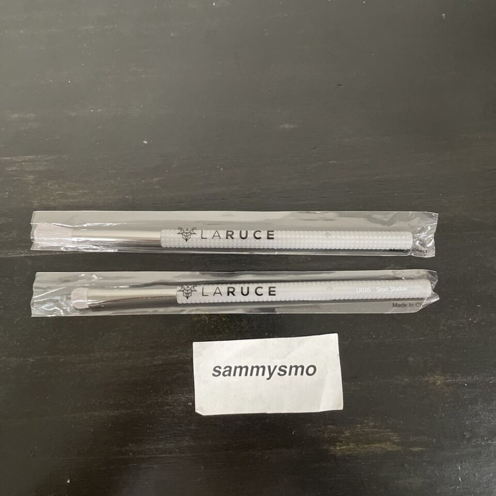 $1 LARUCE LR120 Tapered Blending & LR105 Short Shader Eyeshadow Brush set